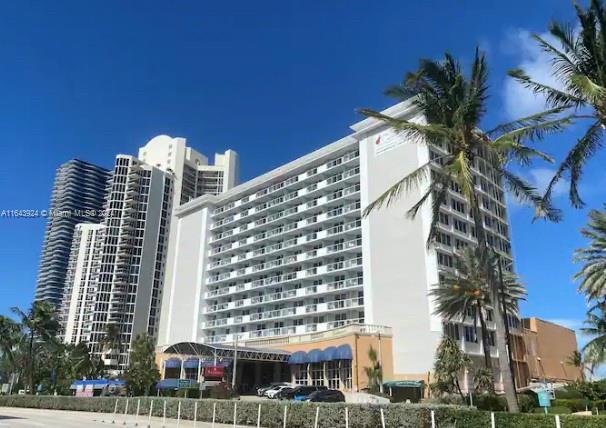 Foto del edificio - 19201 Collins Ave