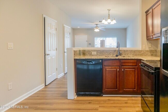 Foto del edificio - 8144 Summerside Cir