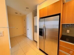 Building Photo - 1060 Brickell Ave