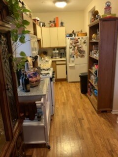 Kitchen - 1112 N Ashland Ave