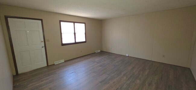 Foto del edificio - 2 BR 1 BA brick duplex, close to Missouri ...