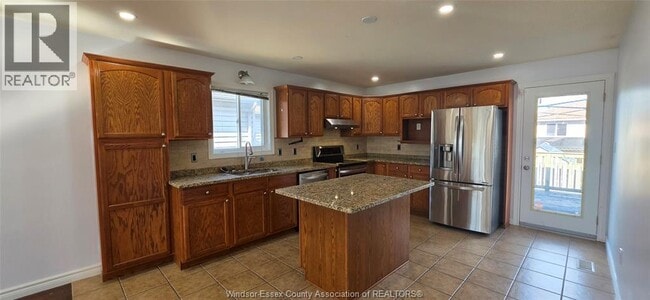 Building Photo - 4628 Fontana Ave