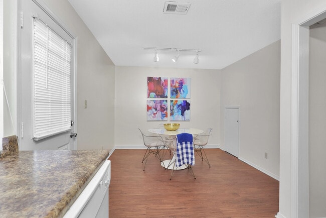 Building Photo - The Estates At Lafayette Square