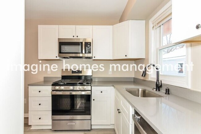 Foto del edificio - Large 3 Bedroom Single Family Home in St. ...