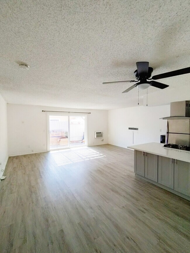 Foto del edificio - 630 S Knott Ave
