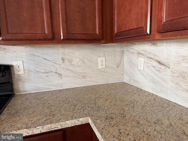 Building Photo - 122 Ridgemont Dr