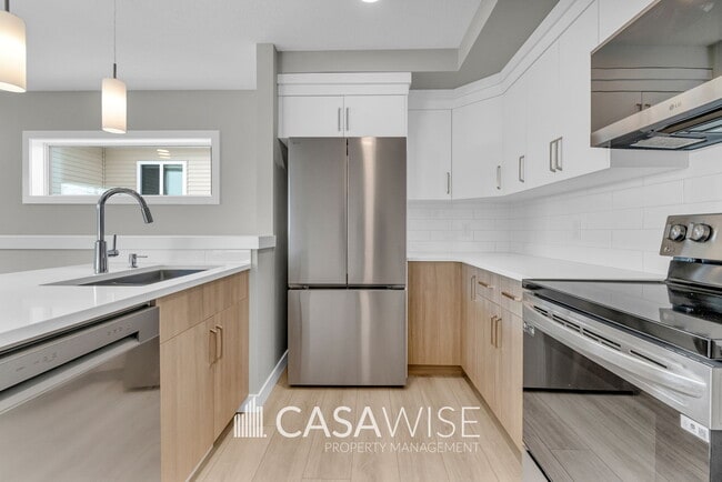 Building Photo - 1059 Berg Pl