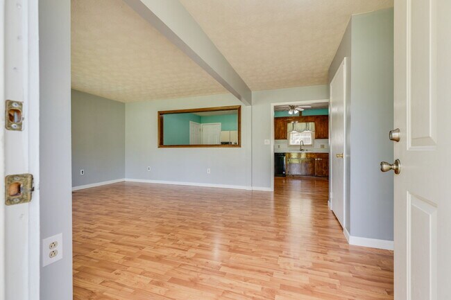 Foto del edificio - 146 Old Mill Rd