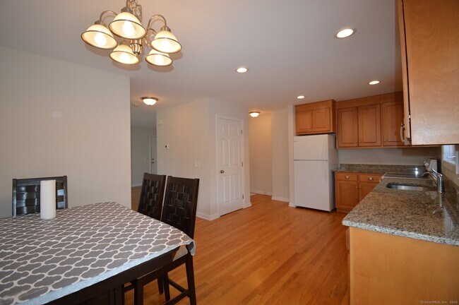 Foto del edificio - 173 Saybrook Rd