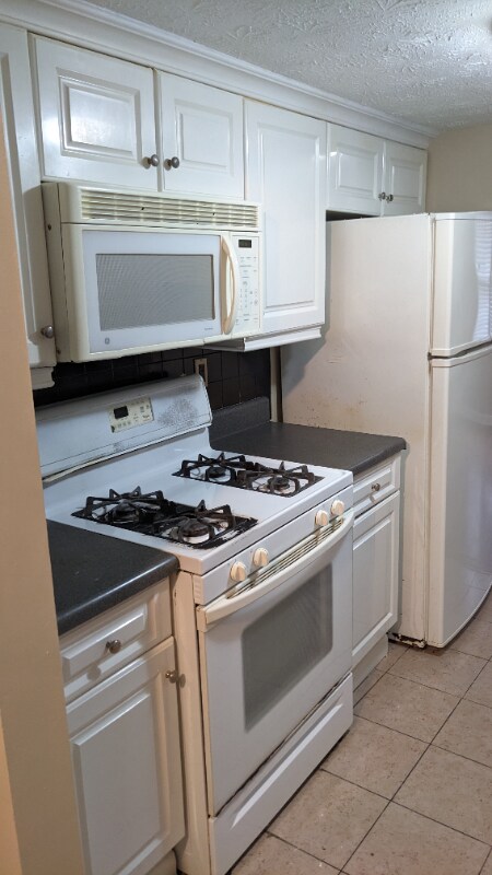 Foto del edificio - 6415 Meadow Rue Dr