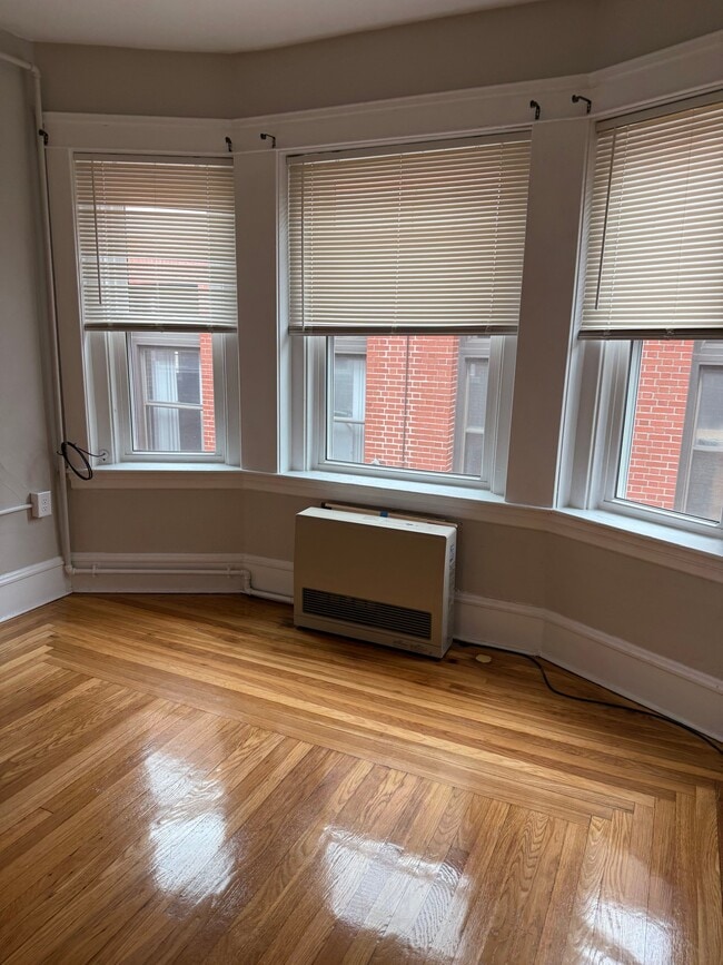 Photo - 110 High St Apartment