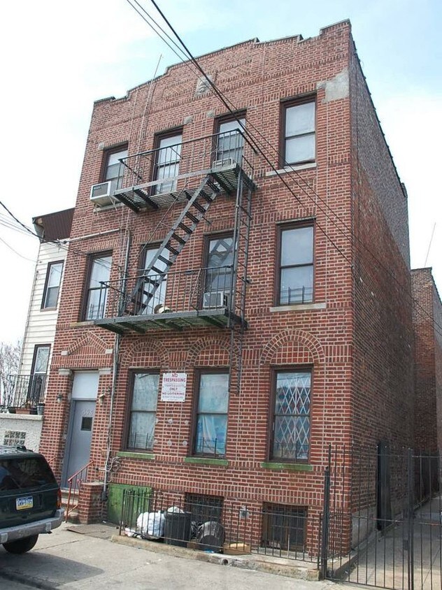 Foto del edificio - 544 Linwood St