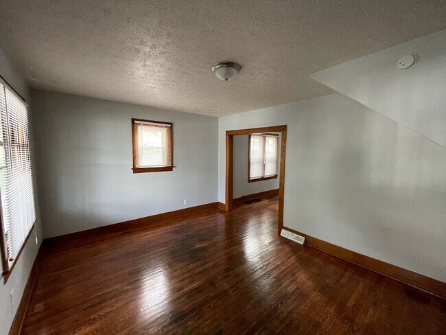 Foto del edificio - Two bedroom one bathroom home for rent