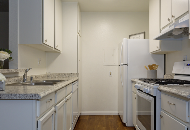 Interior Photo - Los Arboles Apartments