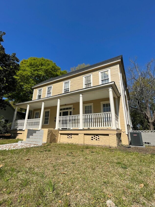 Foto principal - Charming Downtown Orangeburg Victorian Condo