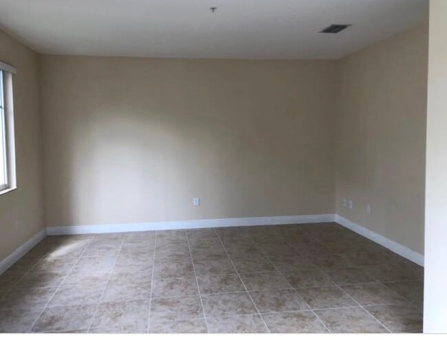 Foto del edificio - 3847 NW 5th Ter