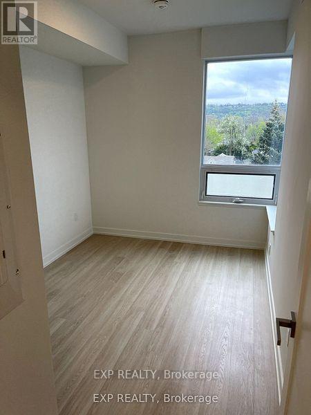 Photo du bâtiment - 415-415 Main St W