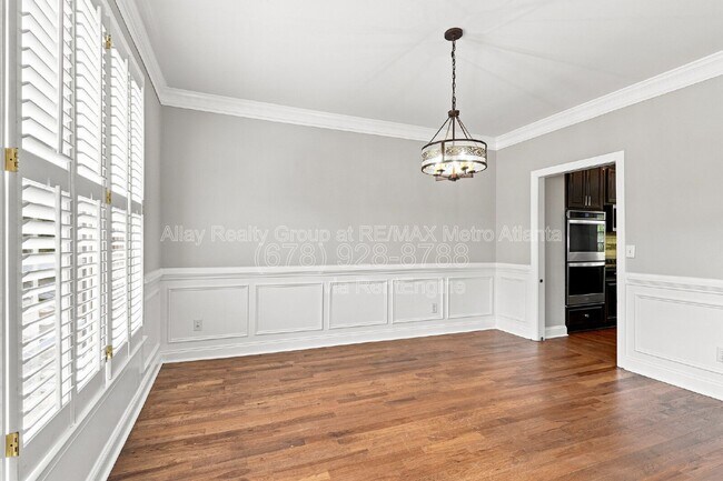 Building Photo - 6725 Ridgefield Dr
