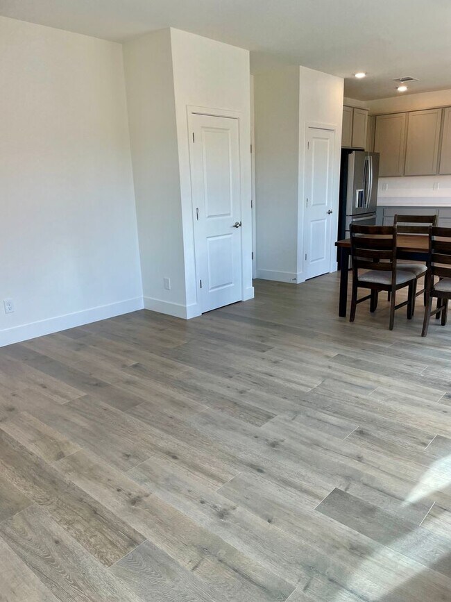 Building Photo - New Build