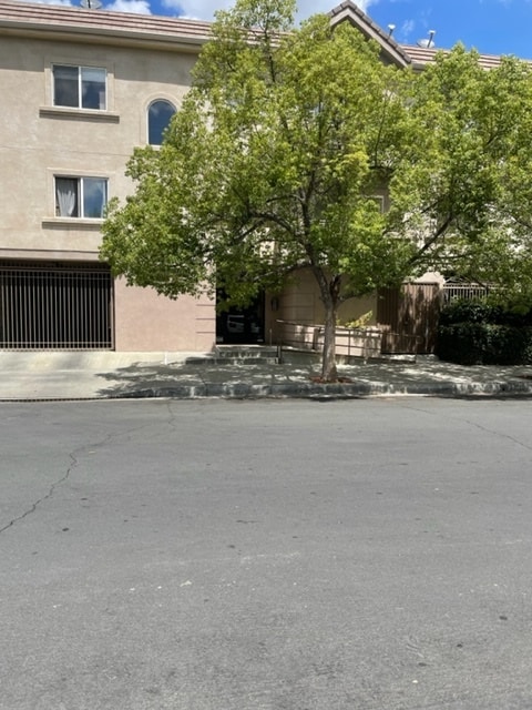 Building Photo - 15705 Vose St