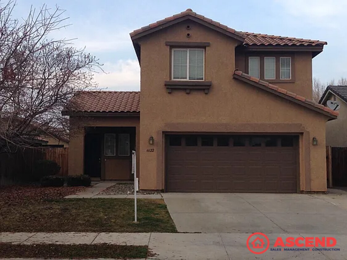 Foto principal - Lovely Southwest Home!