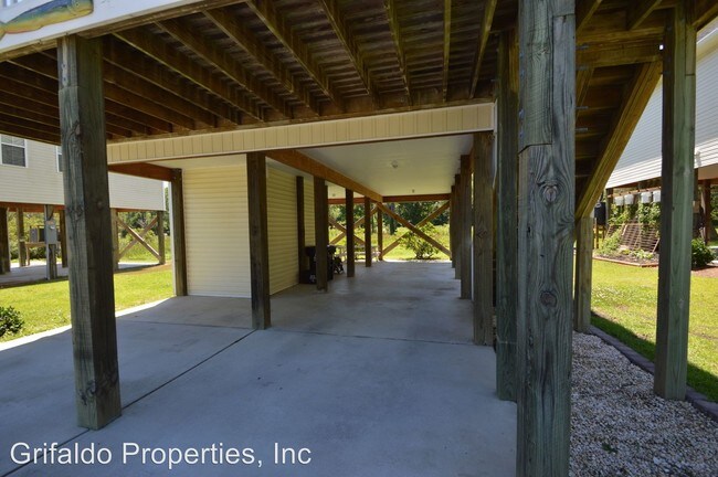 Building Photo - 248 Riverside Dr