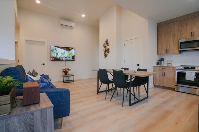 Foto del edificio - 3505 NE Creston Ave