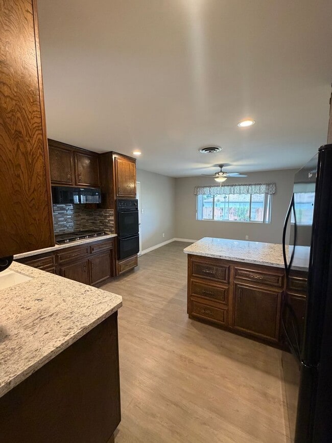 Building Photo - 4301 Skye Dr