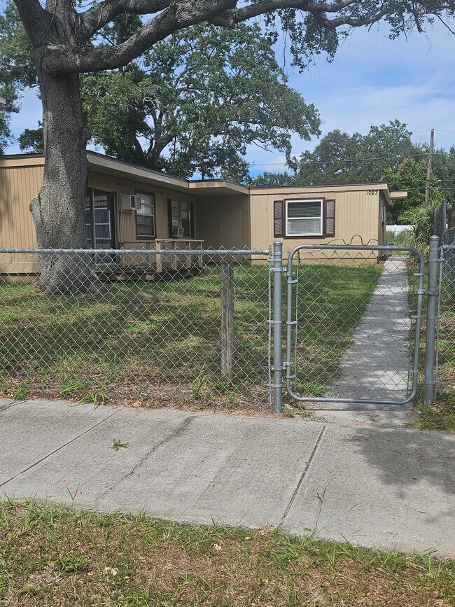 Foto del edificio - 1027 19th Ave S