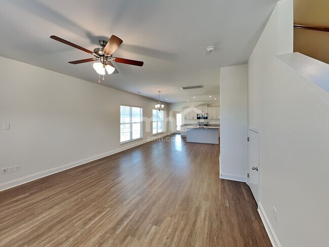 Foto del edificio - 5516 Central Grove Sq