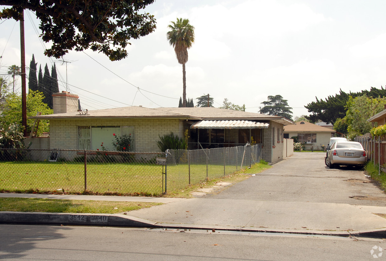 Foto del edificio - 3640-3644 Cogswell Rd