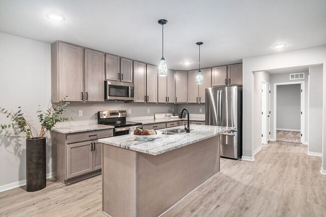 Building Photo - Brand New 5 Bedroom Beechy Condo in Spring...