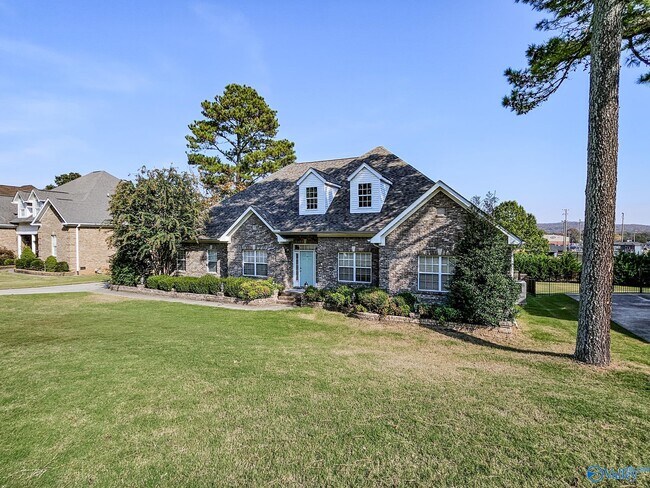 Foto del edificio - 107 Cedar Valley Ct