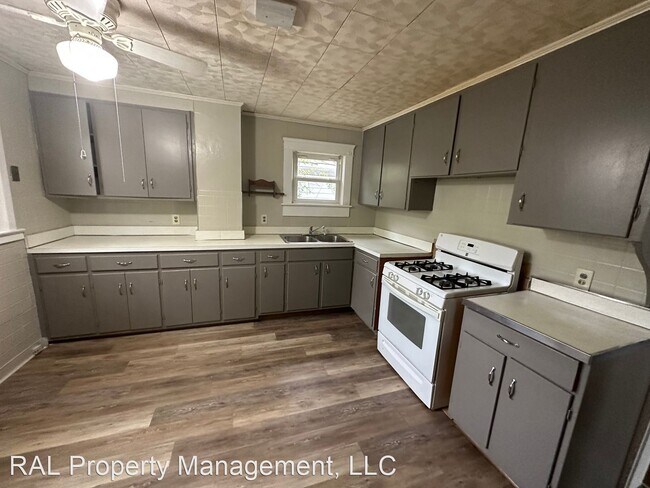 Foto del edificio - 4 br, 2 bath House - 840 E 156th St