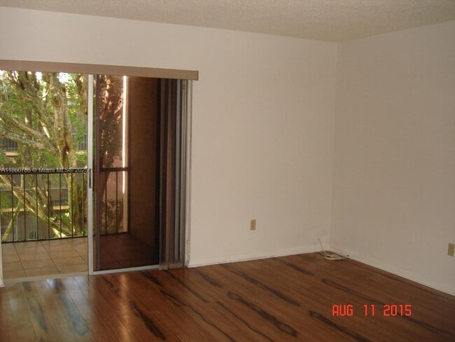Foto del edificio - 8401 SW 107th Ave