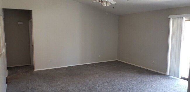 Building Photo - 13223 W Desert Rock Dr