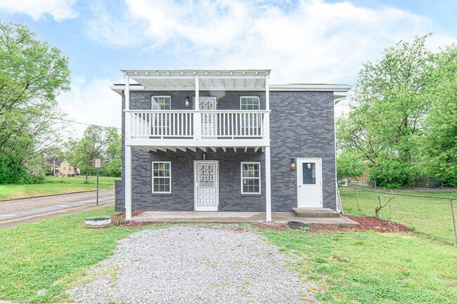 Building Photo - 1750 Newell Ave