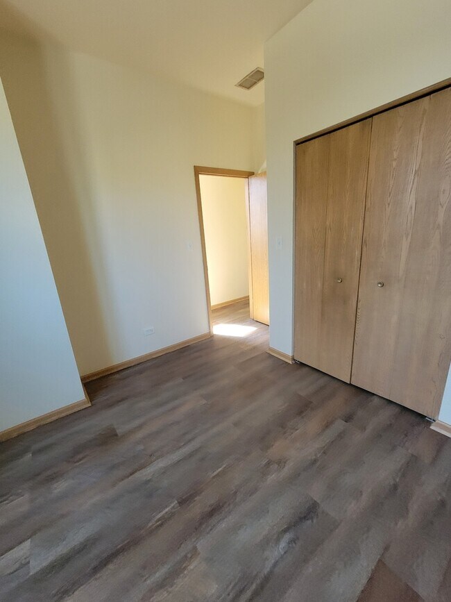 Foto del edificio - 1425 S Karlov Ave