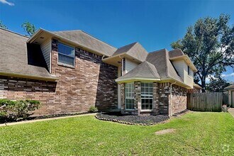 Building Photo - 5607 S Magazine Cir