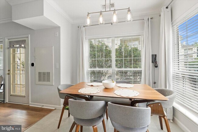 Foto del edificio - 4550 Strutfield Ln