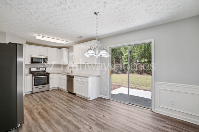 Foto del edificio - 9461 Lakeview Rd