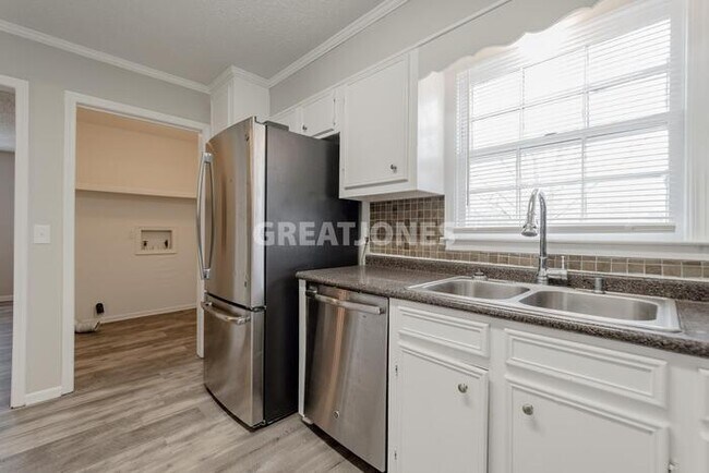 Foto del edificio - 213 Coachman Dr