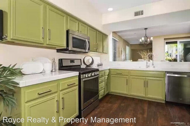 Building Photo - 2 br, 2 bath House - 4855 Haight Terrace S...