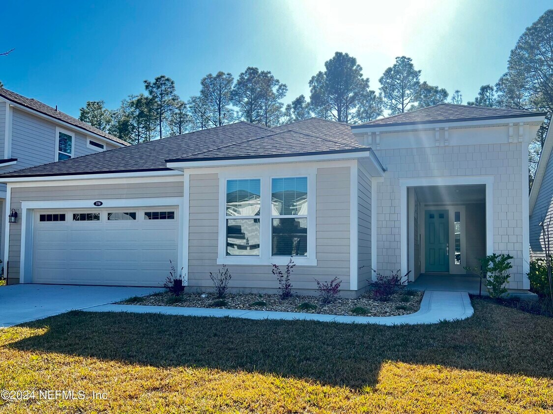 Primary Photo - 370 Silkgrass Pl