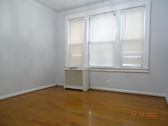 Building Photo - 332 Fulton Ave