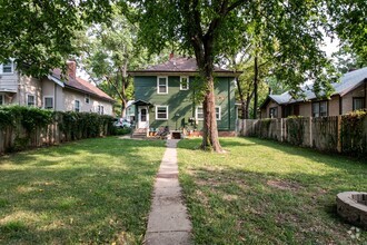 Building Photo - 1605 Leavenworth St