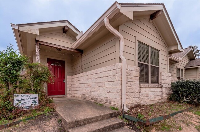 Building Photo - 110 Sendero Dr