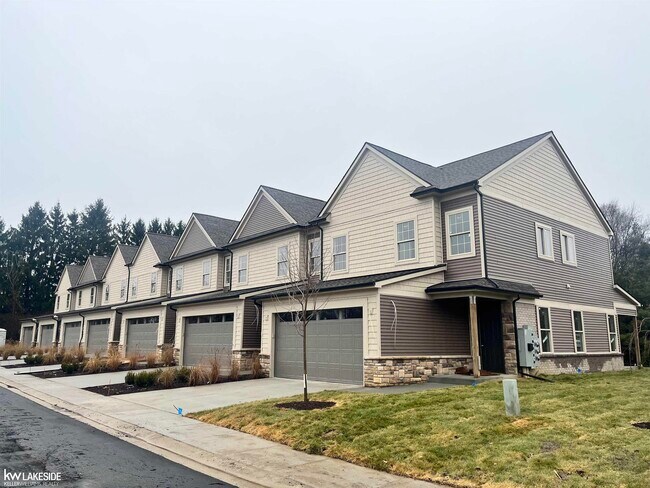 Building Photo - 11391 Izik's Way