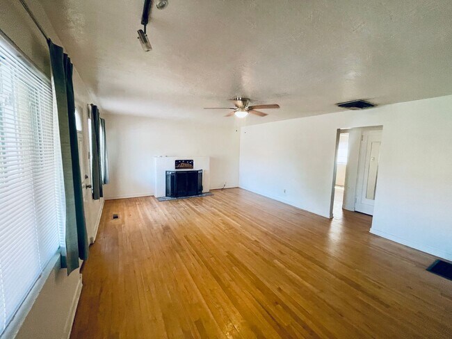 Foto del edificio - Summit Park Home next to UNM