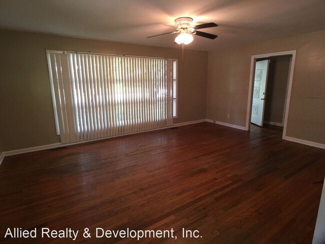 Building Photo - 3 br, 1.5 bath House - 307 32nd Place East